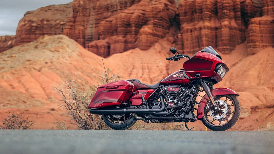 2023 Harley-Davidson Road Glide Special Anniversary Edition [40]